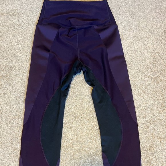 Nike plum colored dri fit leggings - Picture 2 of 3